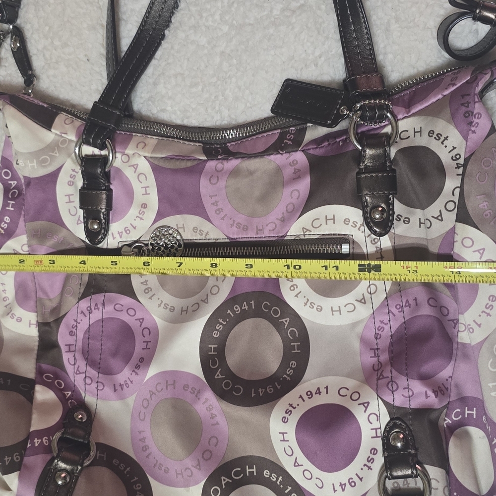 Vintage Meduim Handbag 👜 By Coach - Picture 11 of 15